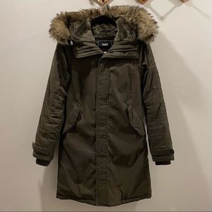 Aritzia TNA Avoriaz Parka